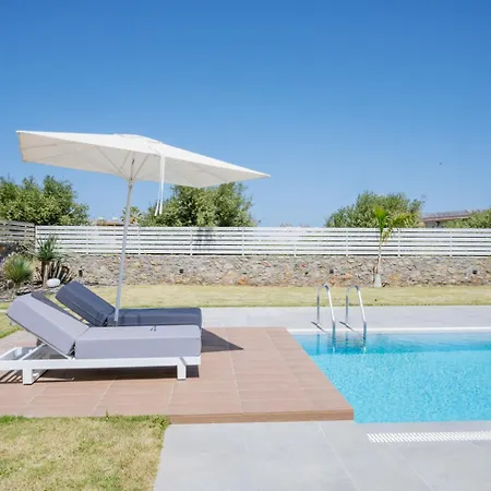 Sardines Luxury Villa *