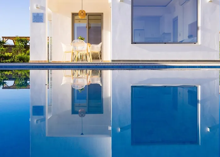 Sardines Luxury Villa *