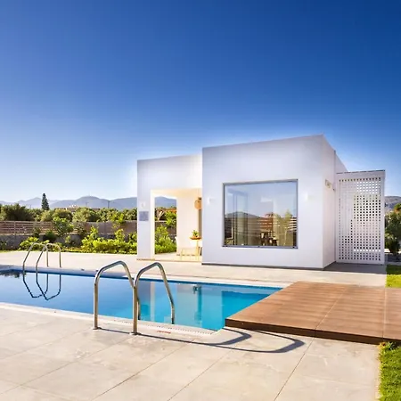 Sardines Luxury 赫索尼索斯