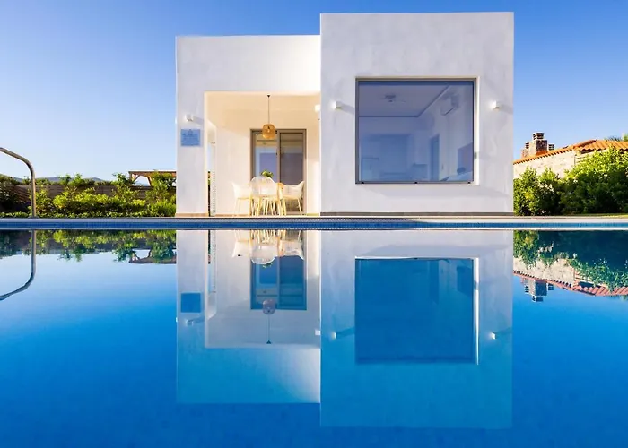 Sardines Luxury Villa *