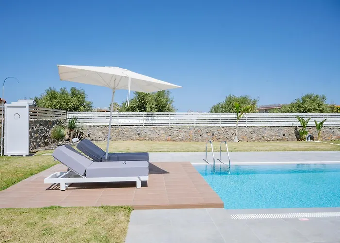 Sardines Luxury Villa *