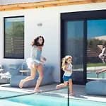 Sardines Luxury Villa *